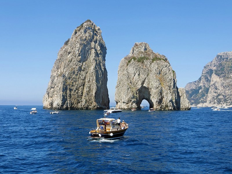 Capri Italy Private Boat Tour: Local Gems and Prosecco